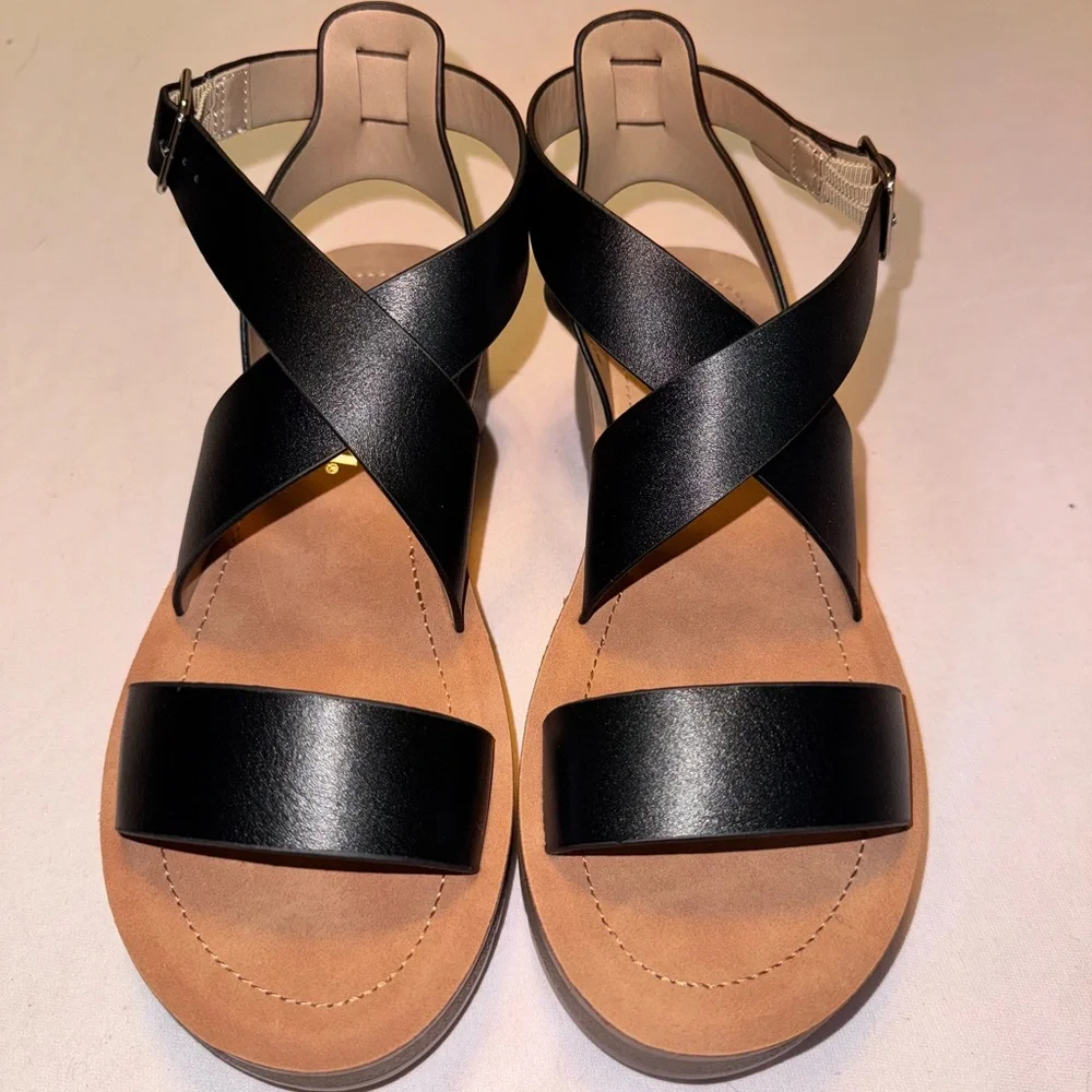 Platform Sandals - Picture 1 of 4